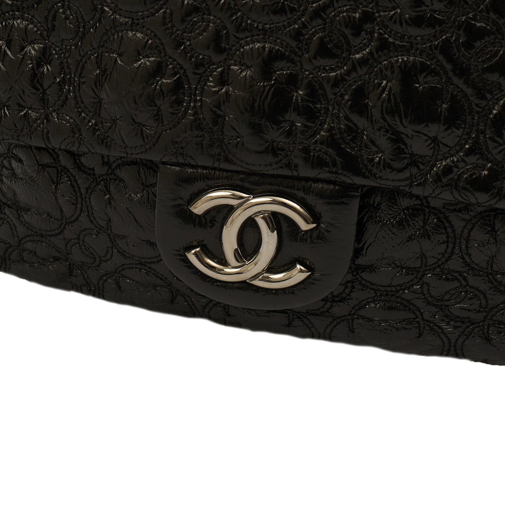 Chanel Shoulder Bag Flap Bag in Black, Leather — Side View