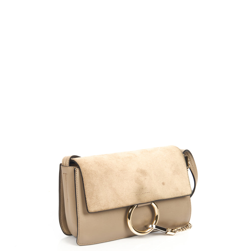 Chloe Cross Body Faye - Wallet on Strap in Motty Grey, Calfskin Leather — Side View