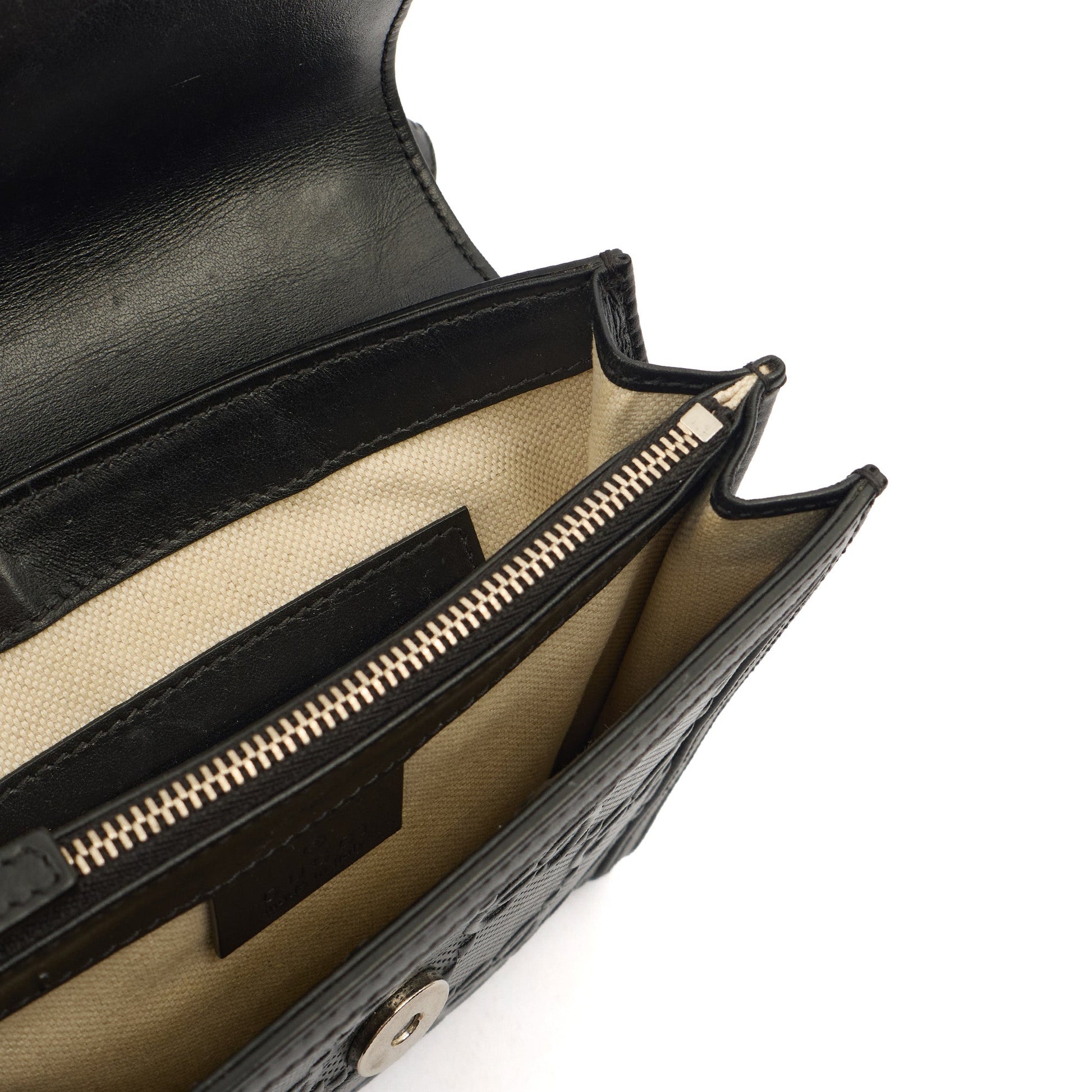 Gucci Cross Body Messenger in Black, Leather — Detail View