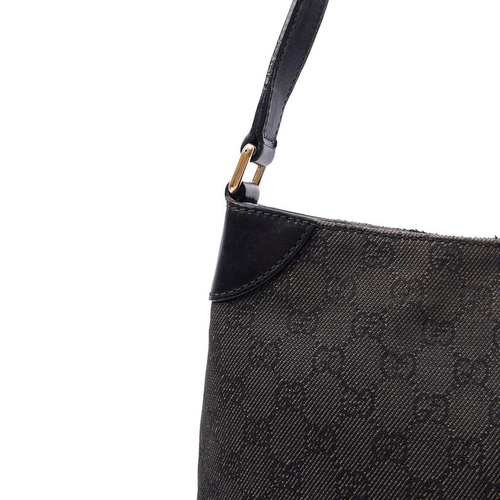 Gucci Shoulder Bag Shoulder Bag in Black, Fabric — Side View