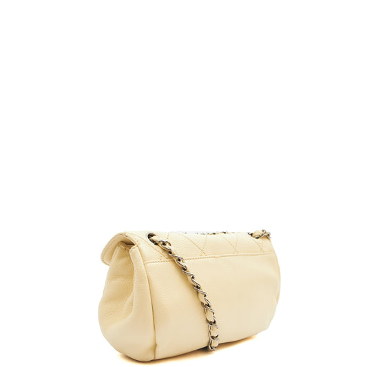 Chanel Shoulder Bag Shoulder Bag in Cream, Calfskin Leather — Side View