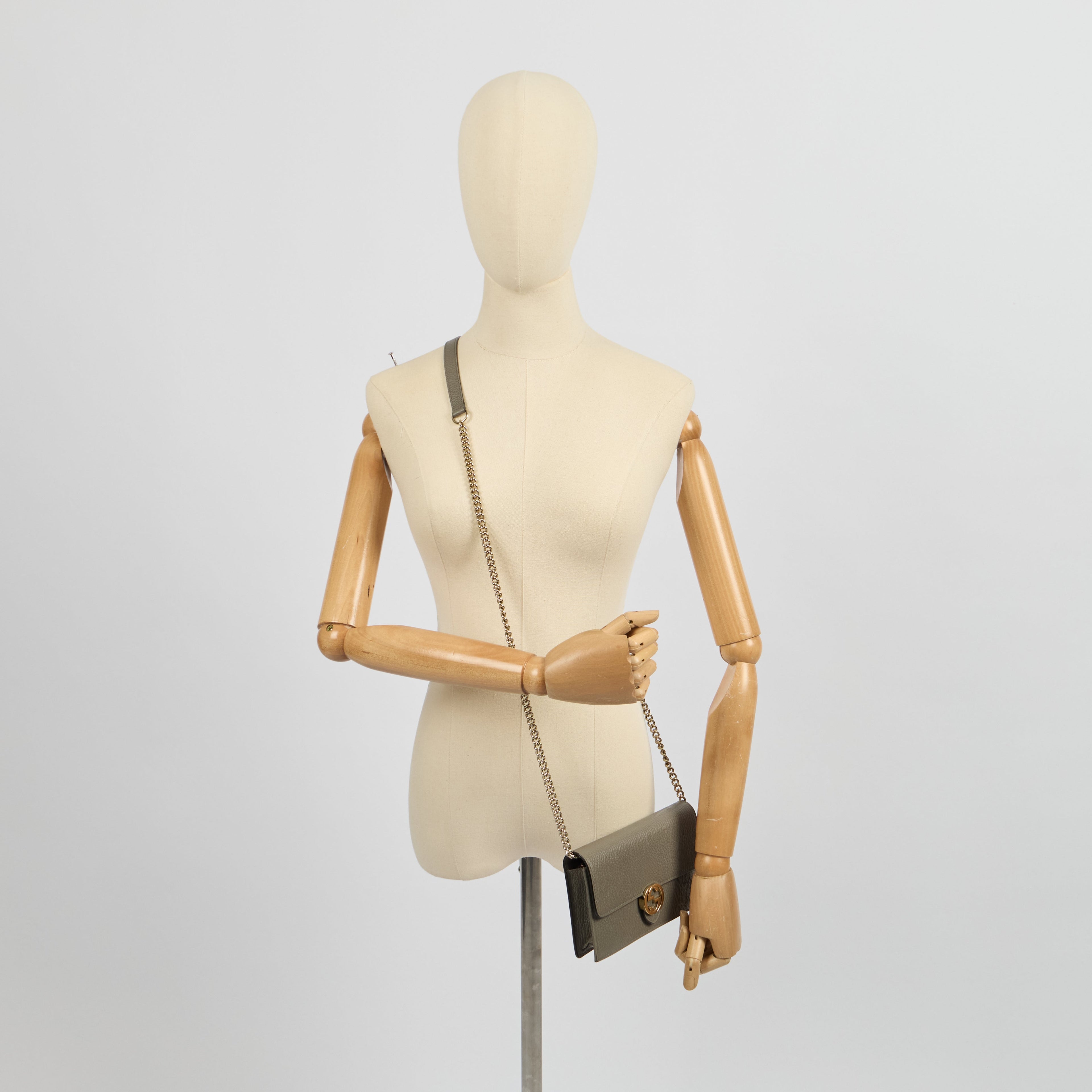 Gucci Cross Body Dollar Interlocking GG Wallet On Chain in Grey, Leather — Lifestyle View