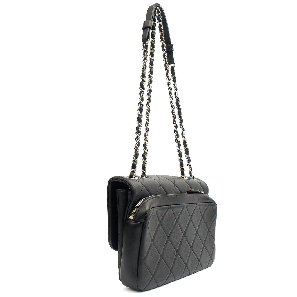 Chanel Shoulder Bag Flap Bag in Black, Calfskin Leather — Side View