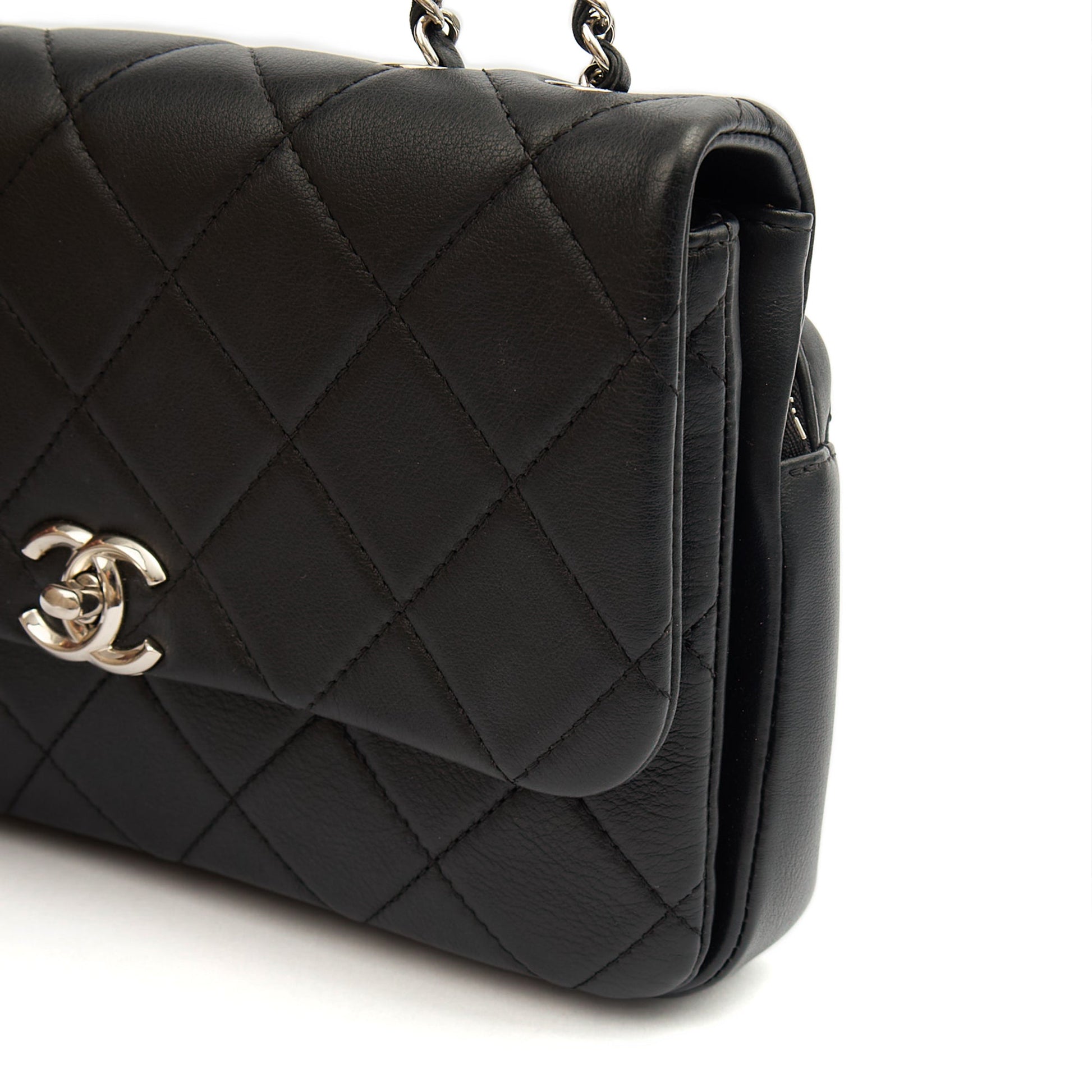 Chanel Shoulder Bag Flap Bag in Black, Calfskin Leather — Alternate View 7