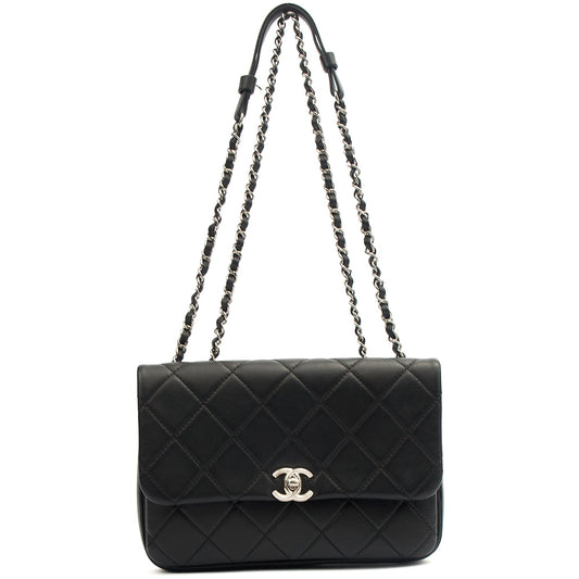 Chanel Shoulder Bag Flap Bag in Black, Calfskin Leather — Front View