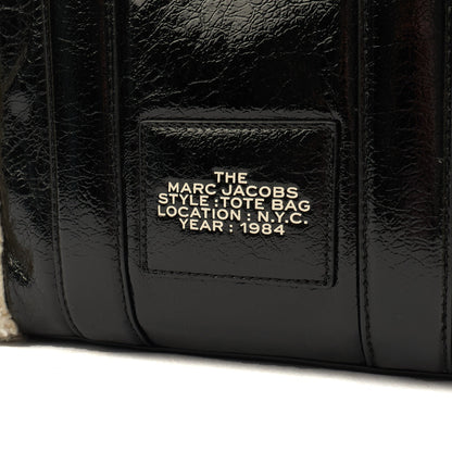 Marc Jacobs Tote The Tote Bag Nano in tonal black, Leather — Lifestyle View