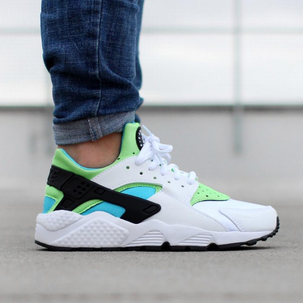 Nike Air Huarache Womens Clearwater Flash — UK 2.5 | EU 35.5 | US 5 — Lifestyle View