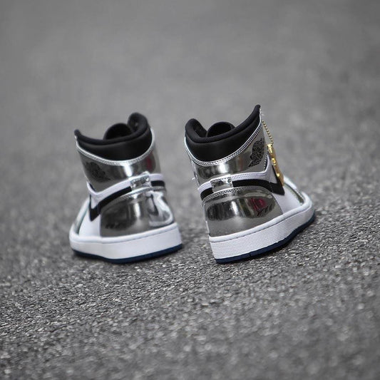 Air Jordan 1 Retro High Kawhi Leonard  Pass the Torch — UK 3 | EU 35.5 | US 3.5 — Side View