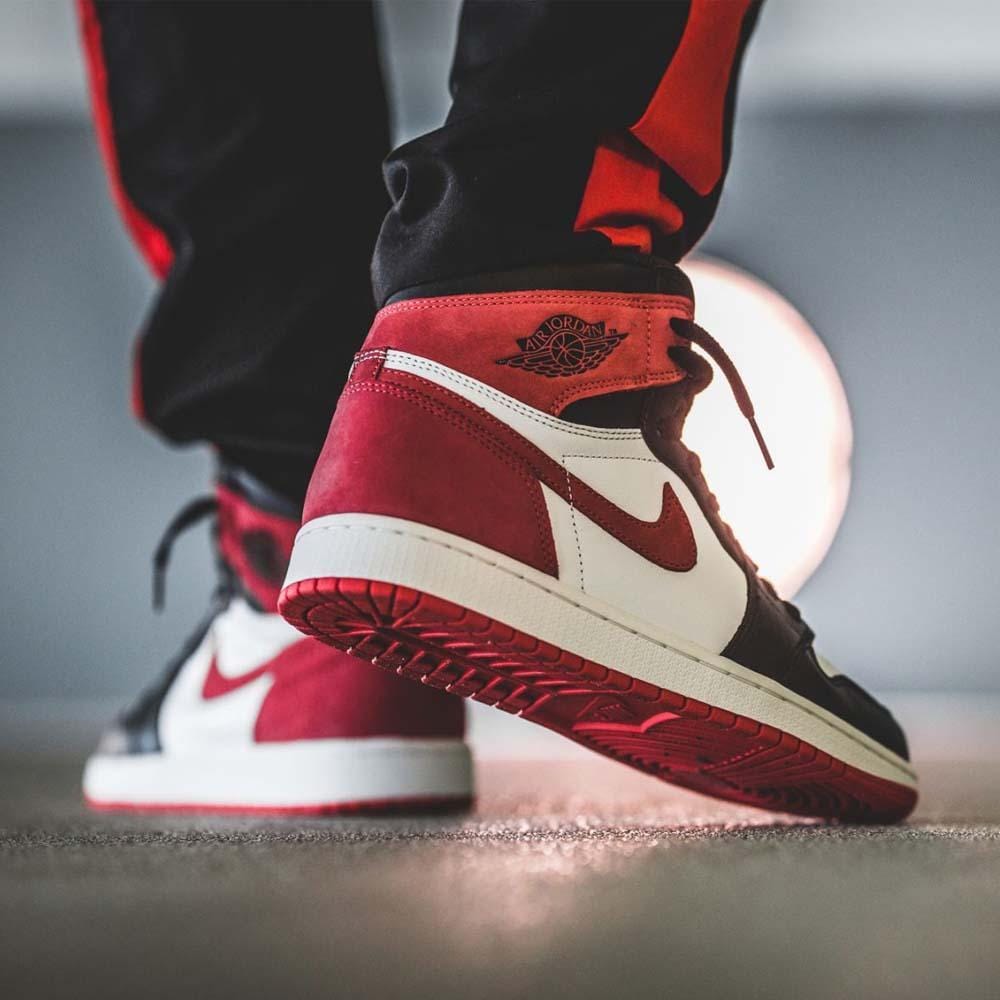 Air Jordan 1 Retro High OG "Summit Red" — UK 3 | EU 35.5 | US 3.5 — Side View