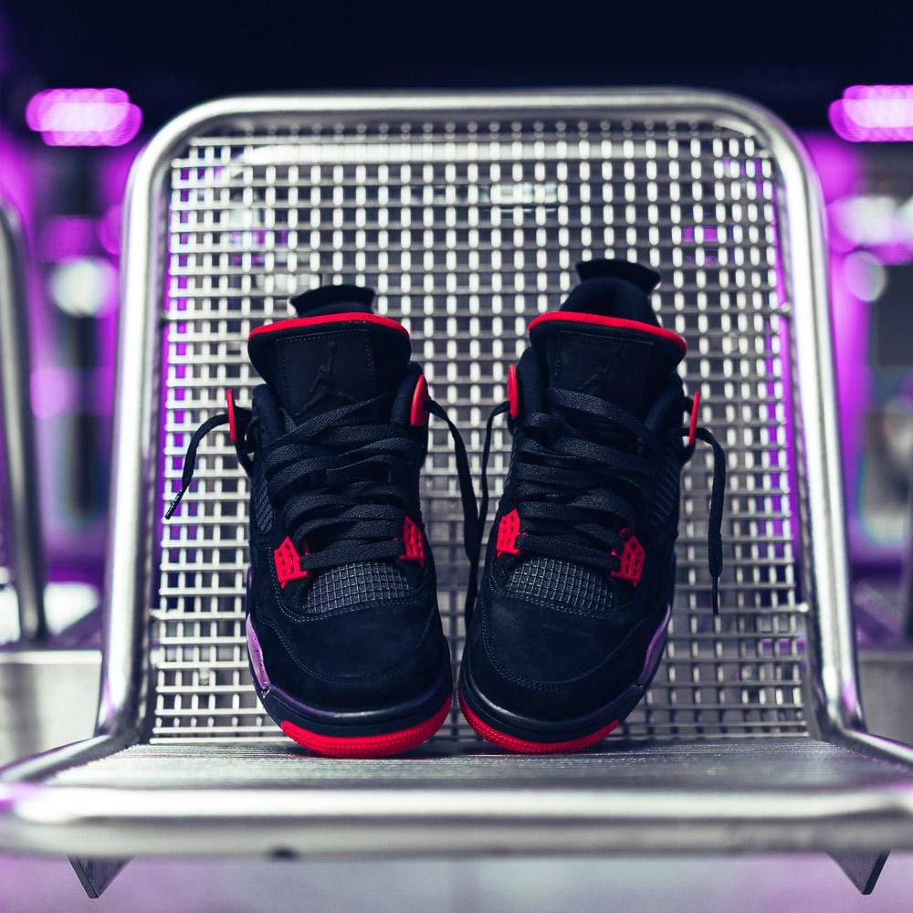 Air Jordan 4 Raptors — 3 UK | 35.5 EU — Side View
