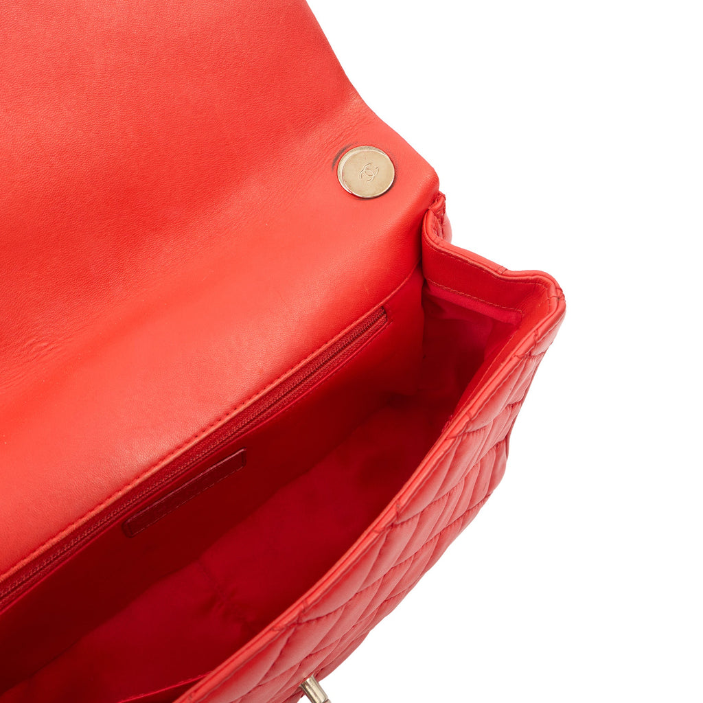Chanel Shoulder Bag Carry Around Flap Bag in Red, Calfskin Leather — Alternate View 9