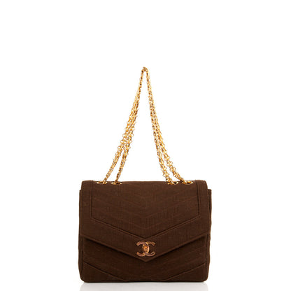 Chanel Shoulder Bag Vintage Flap Bag  in Brown Fabric — Alternate View 43