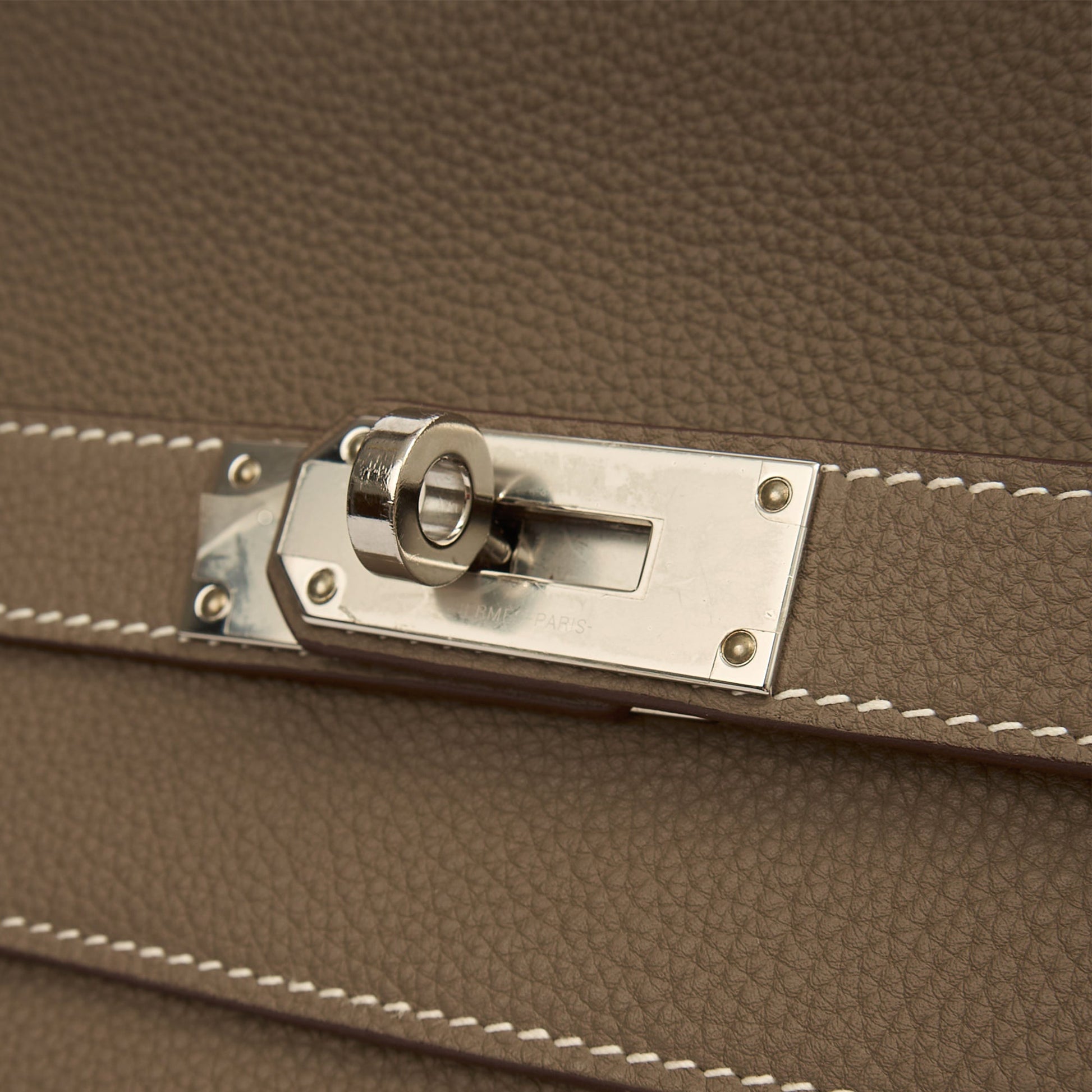 Hermes Kelly Messenger in Etoupe, Togo Leather — Alternate View 7