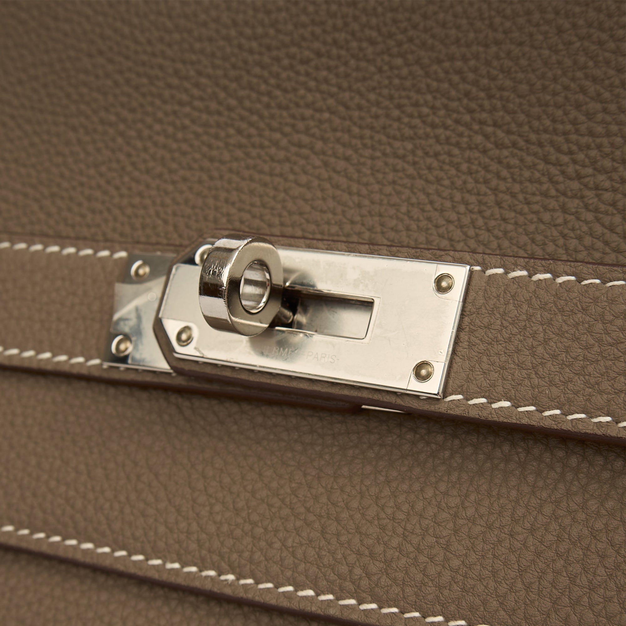 Hermes Kelly Messenger in Etoupe, Togo Leather — Alternate View 7