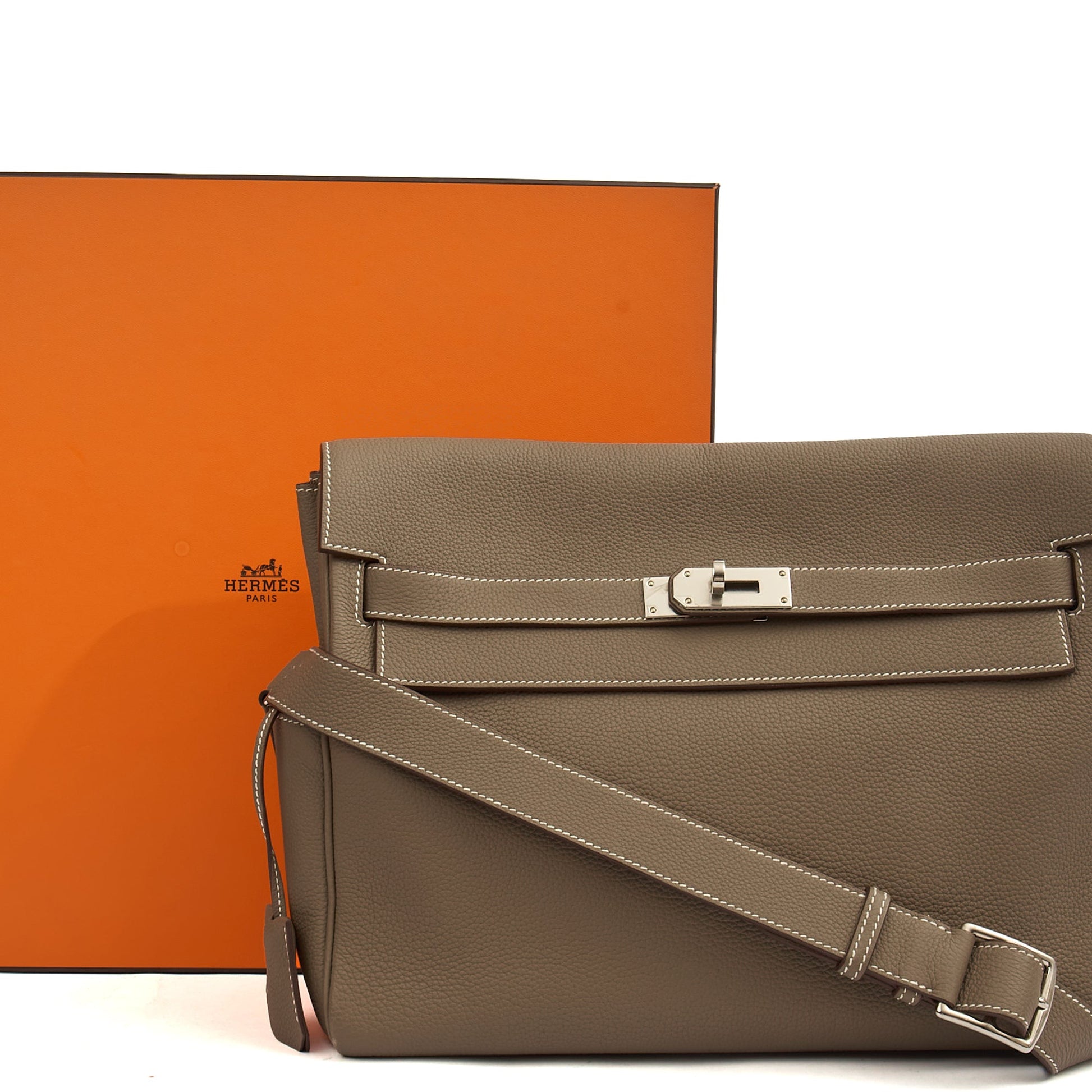 Hermes Kelly Messenger in Etoupe, Togo Leather — Side View