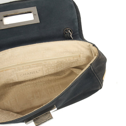 Chanel Shoulder Bag No.5 Giant Mademoiselle Bag in Multi, Canvas — Alternate View 11