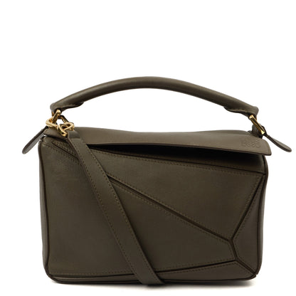 Loewe Top Handle Puzzle - Medium in Green, Leather — Front View