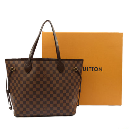 Louis Vuitton Tote Neverfull MM in Damier, Canvas — Lifestyle View