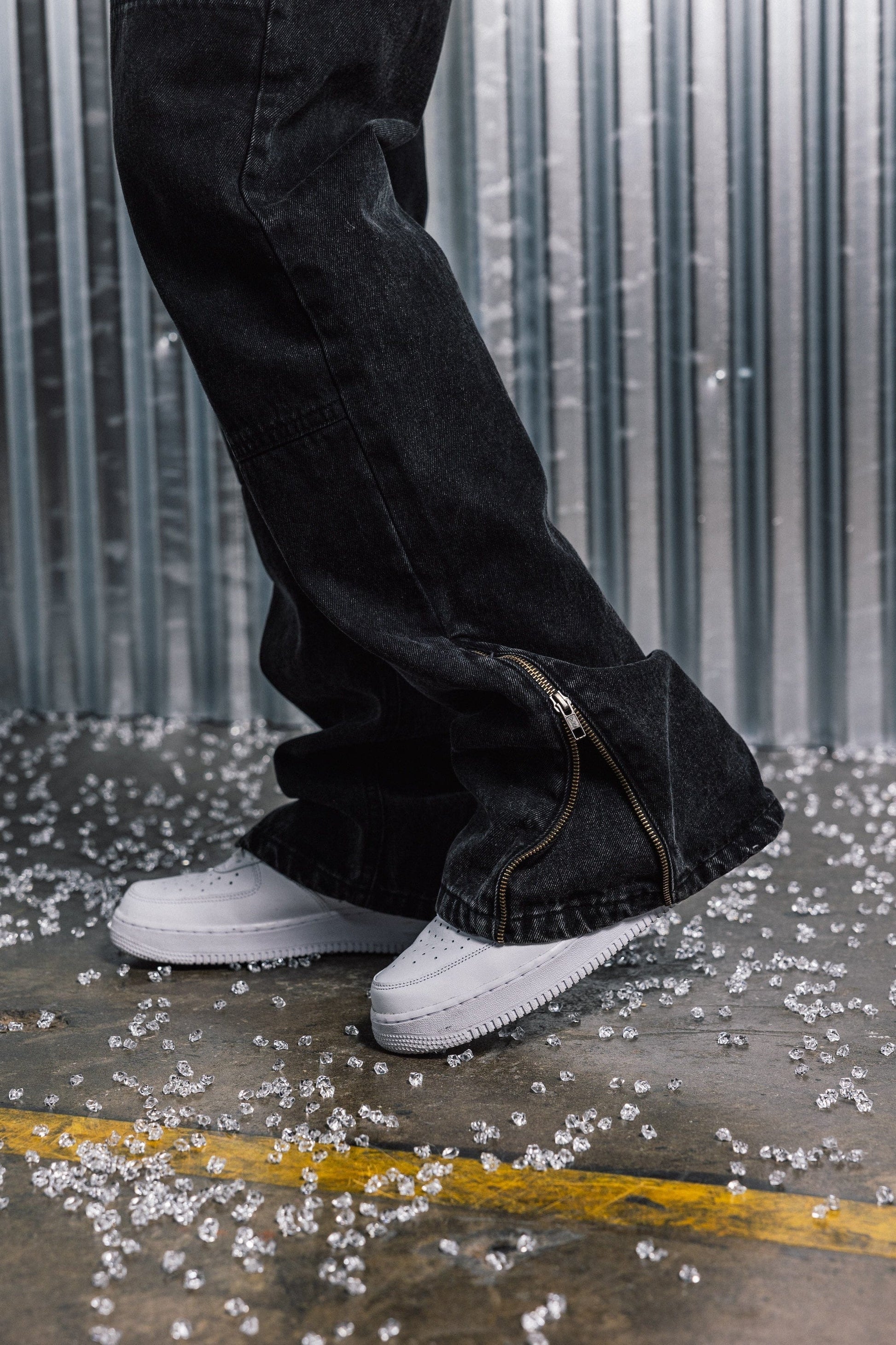 Benir Clothing Zip Flare Denim - Blackout — 28 — Detail View