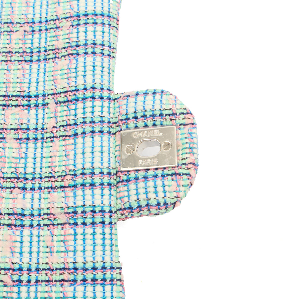 Chanel Shoulder Bag Classic Double Flap - Medium in invalid, Tweed — Alternate View 19