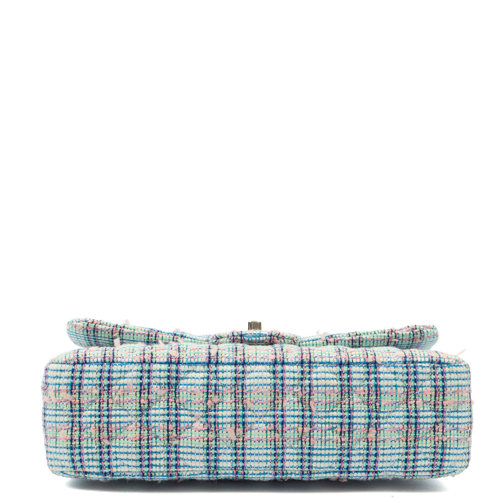 Chanel Shoulder Bag Classic Double Flap - Medium in invalid, Tweed — Top View