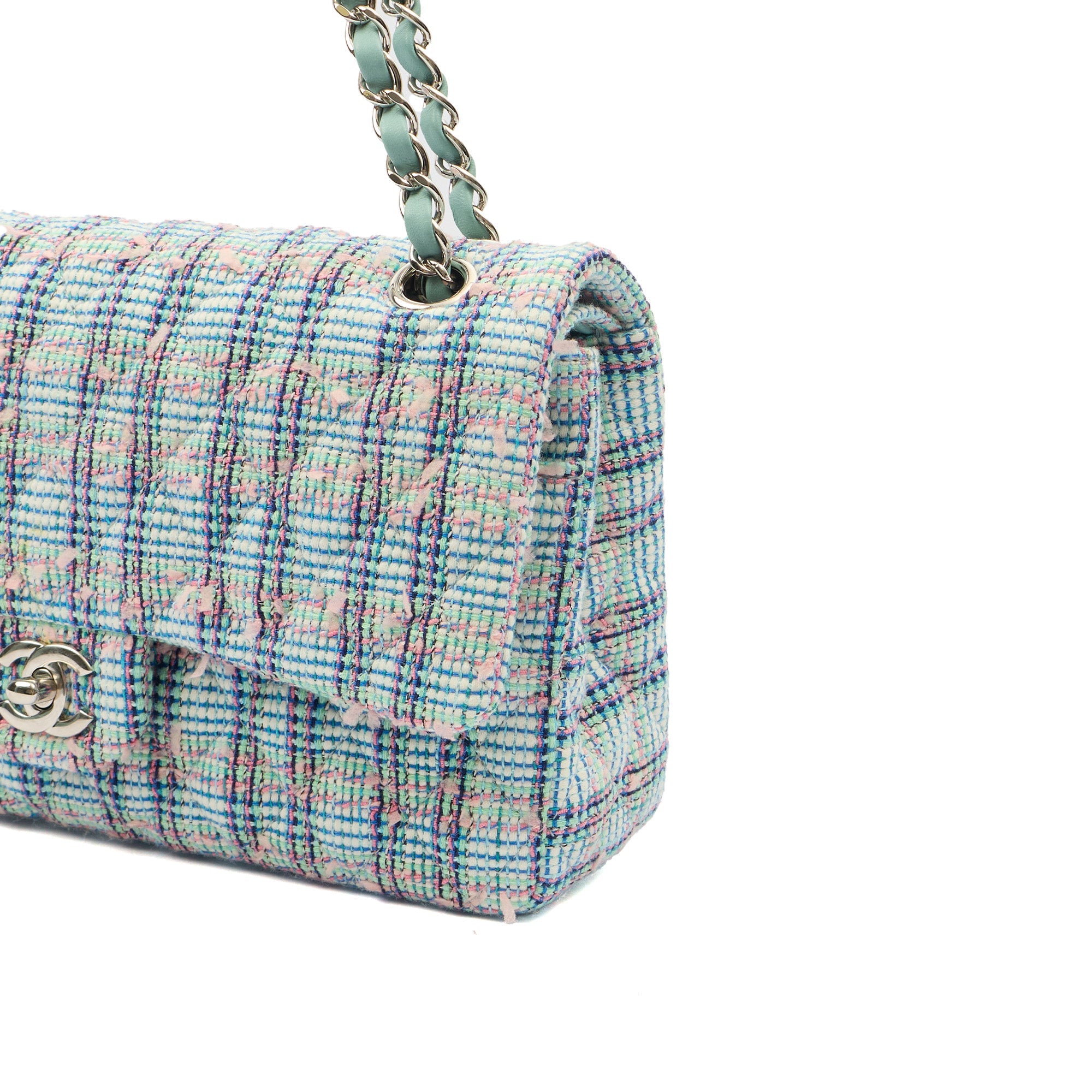 Chanel Shoulder Bag Classic Double Flap - Medium in invalid, Tweed — Detail View