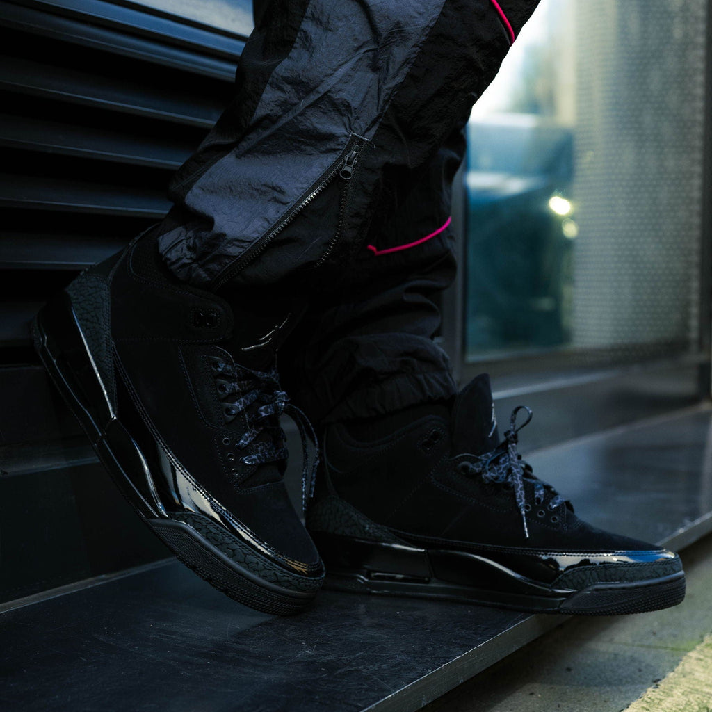 Air Jordan 3 Retro 'Black Cat' 2025 — UK 3 | EU 35.5 | US 3.5 — Alternate View 7