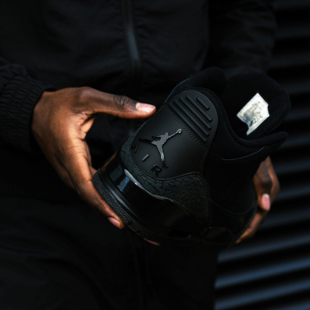 Air Jordan 3 Retro 'Black Cat' 2025 — UK 3 | EU 35.5 | US 3.5 — Alternate View 9