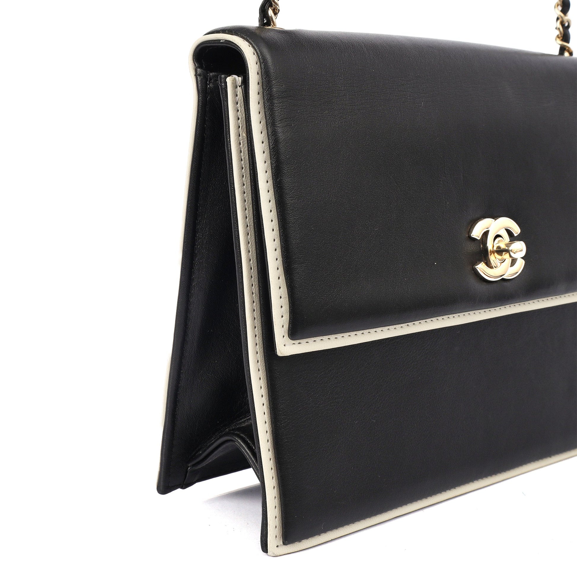 Chanel Shoulder Bag Flap Bag in Black, Calfskin Leather — Alternate View 25