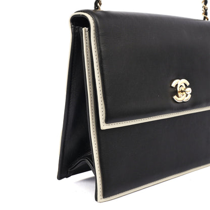 Chanel Shoulder Bag Flap Bag in Black, Calfskin Leather — Alternate View 25