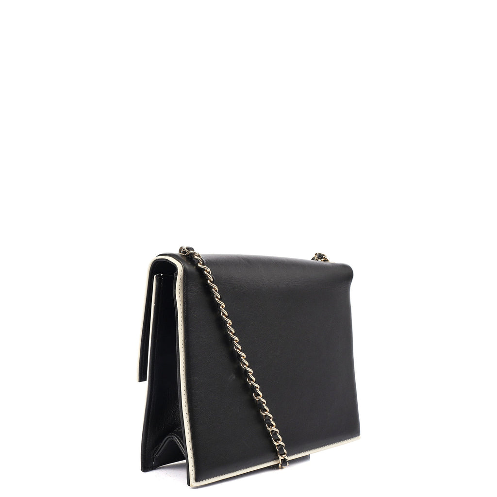 Chanel Shoulder Bag Flap Bag in Black, Calfskin Leather — Side View