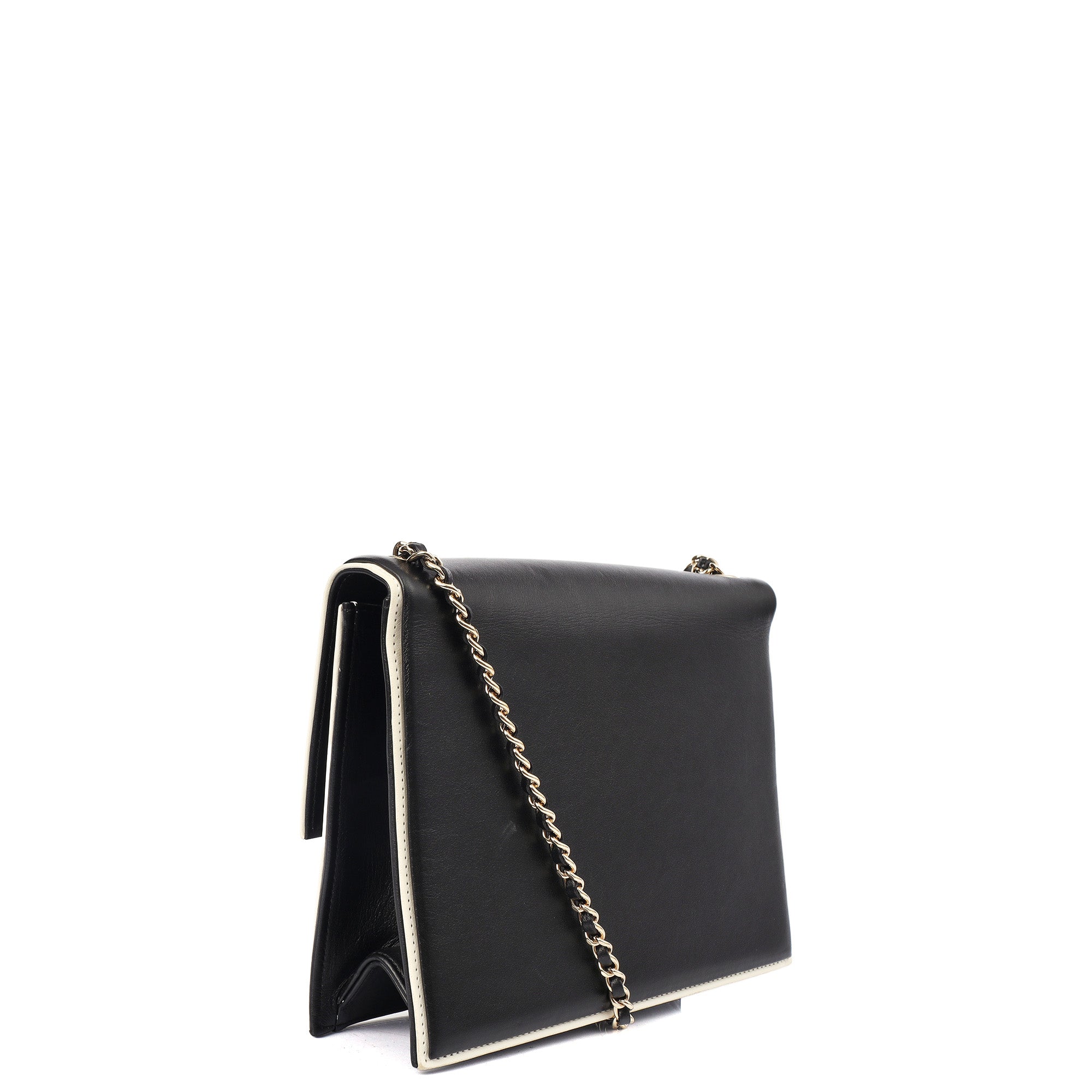 Chanel Shoulder Bag Flap Bag in Black, Calfskin Leather — Side View