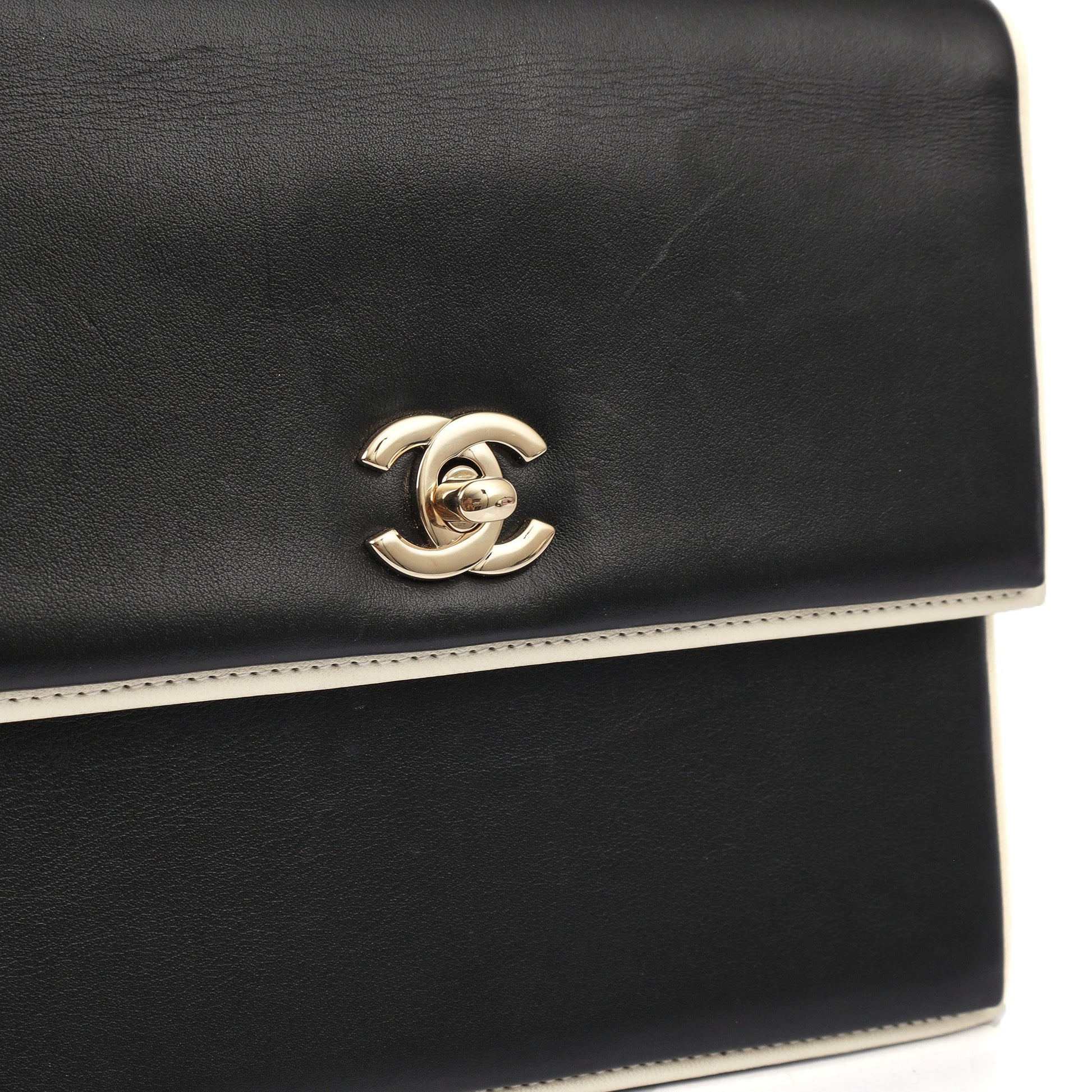 Chanel Shoulder Bag Flap Bag in Black, Calfskin Leather — Alternate View 15