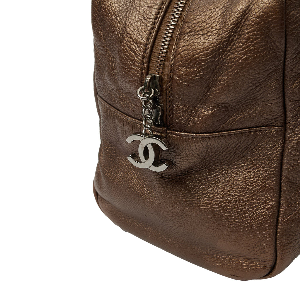 Chanel Shoulder Bag Luxe Ligne Tote in Metallic, Leather — Alternate View 18