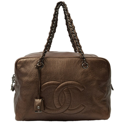 Chanel Shoulder Bag Luxe Ligne Tote in Metallic, Leather — Alternate View 11