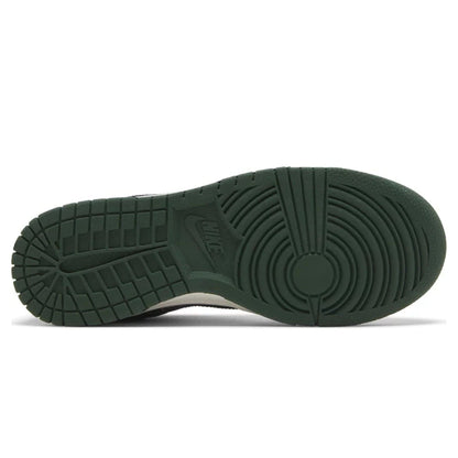 Nike Dunk Low Wmns 'Gorge Green' — UK 2.5 | EU 35.5 | US 5 — Detail View