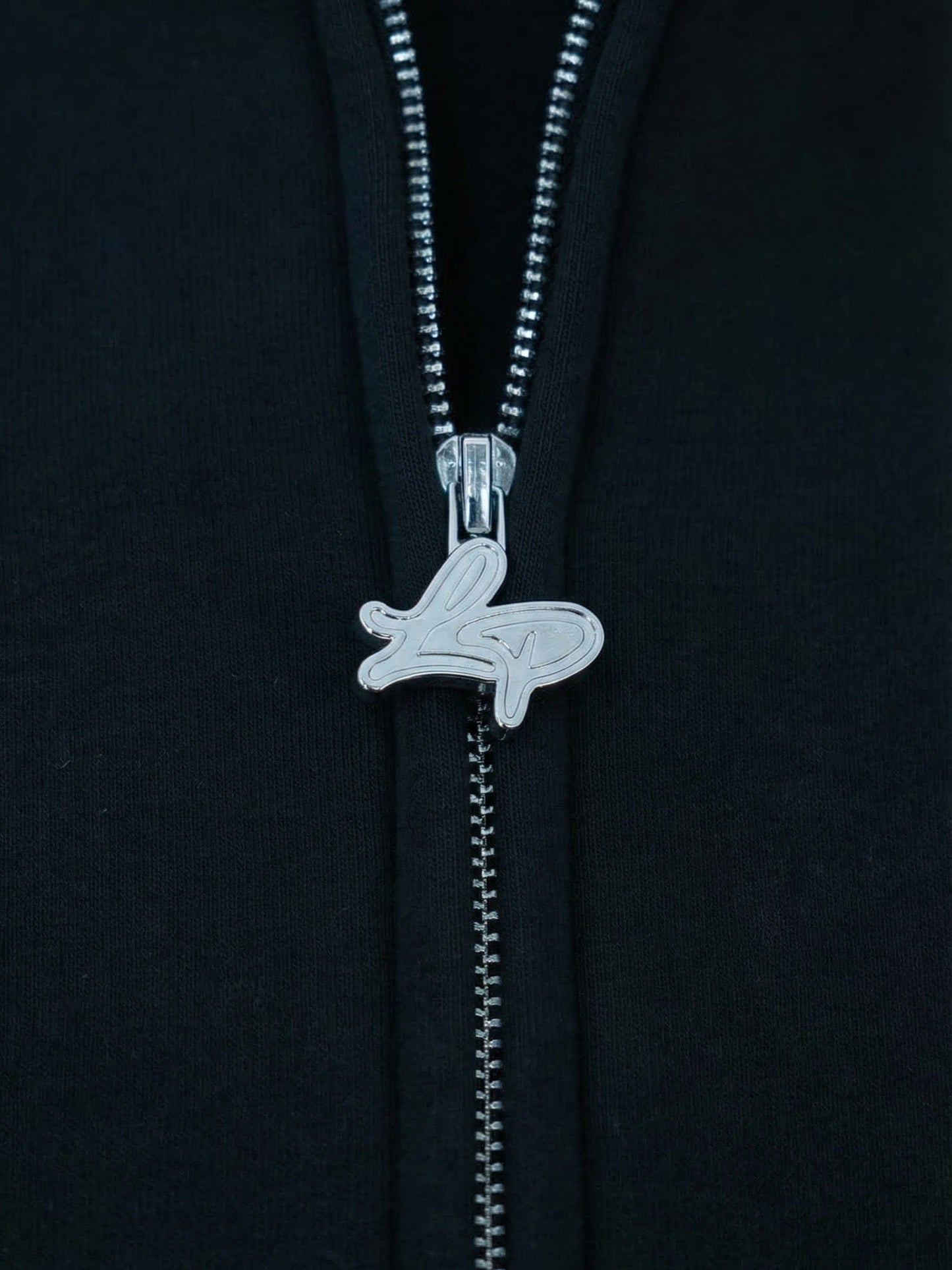 Legende Paris COLD WORLD HOOD - BLACK — XS — Detail View