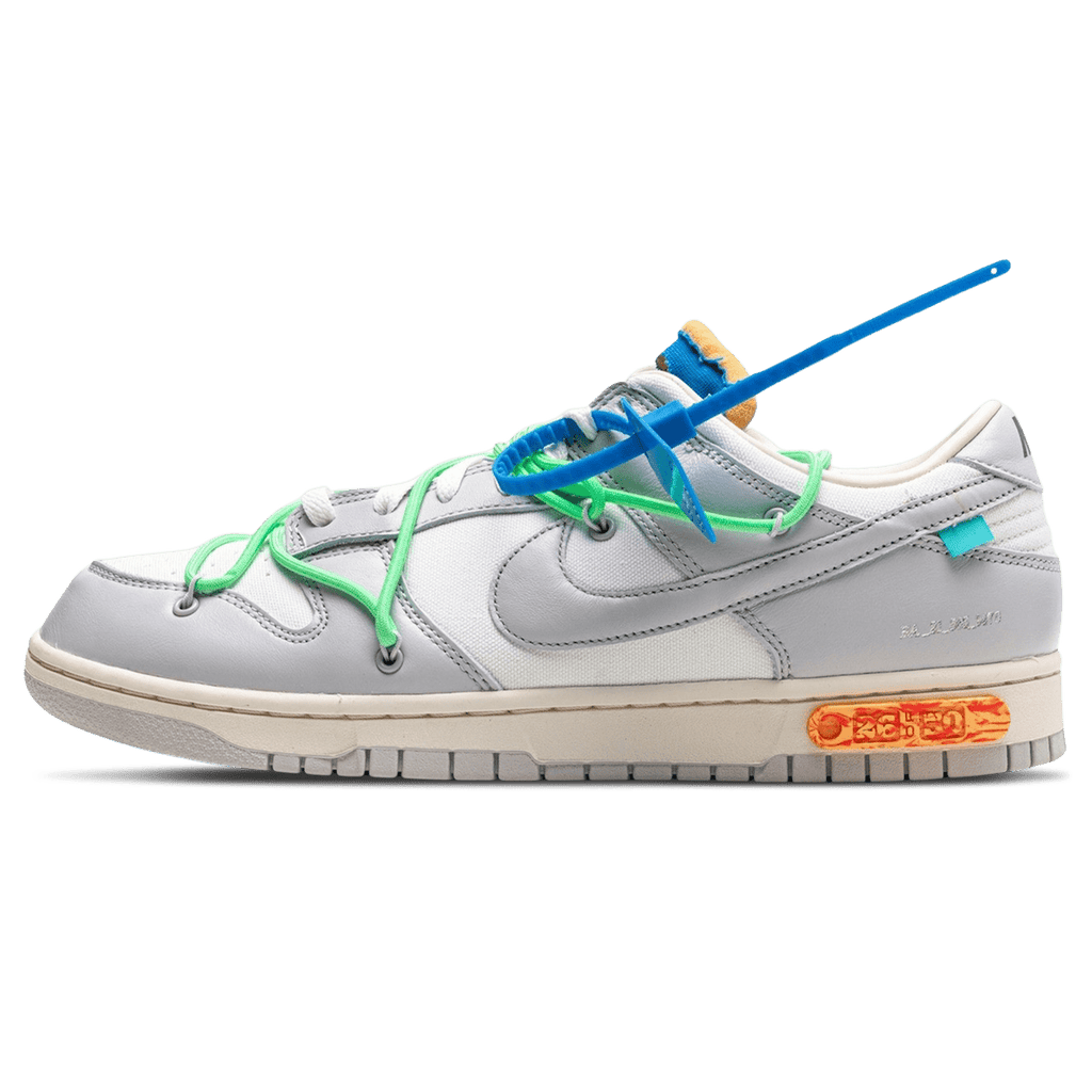 Off-White x Nike Dunk Low 'Lot 26 of 50' — UK 3 | EU 35.5 | US 3.5 — Front View