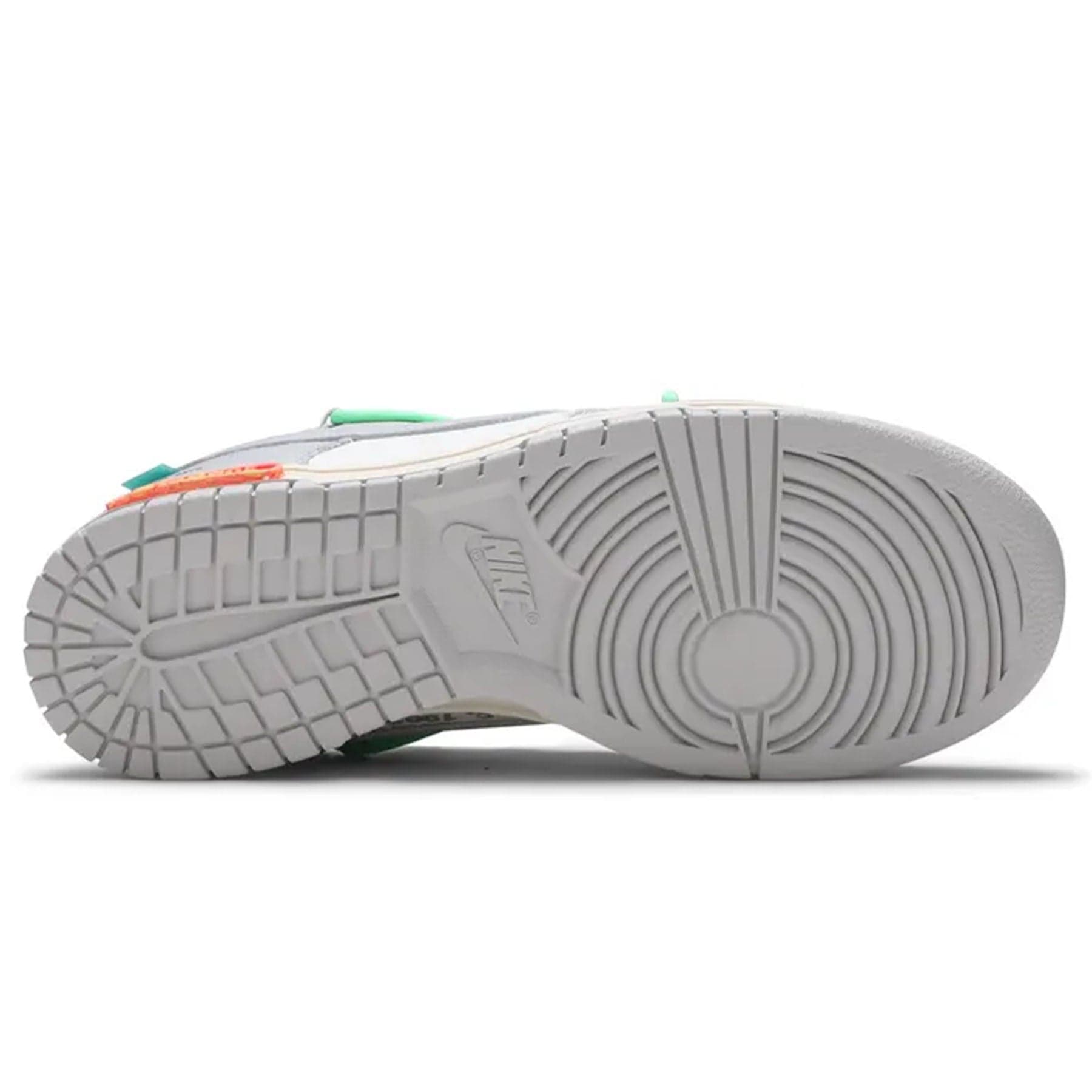 Off-White x Nike Dunk Low 'Lot 26 of 50' — UK 3 | EU 35.5 | US 3.5 — Detail View