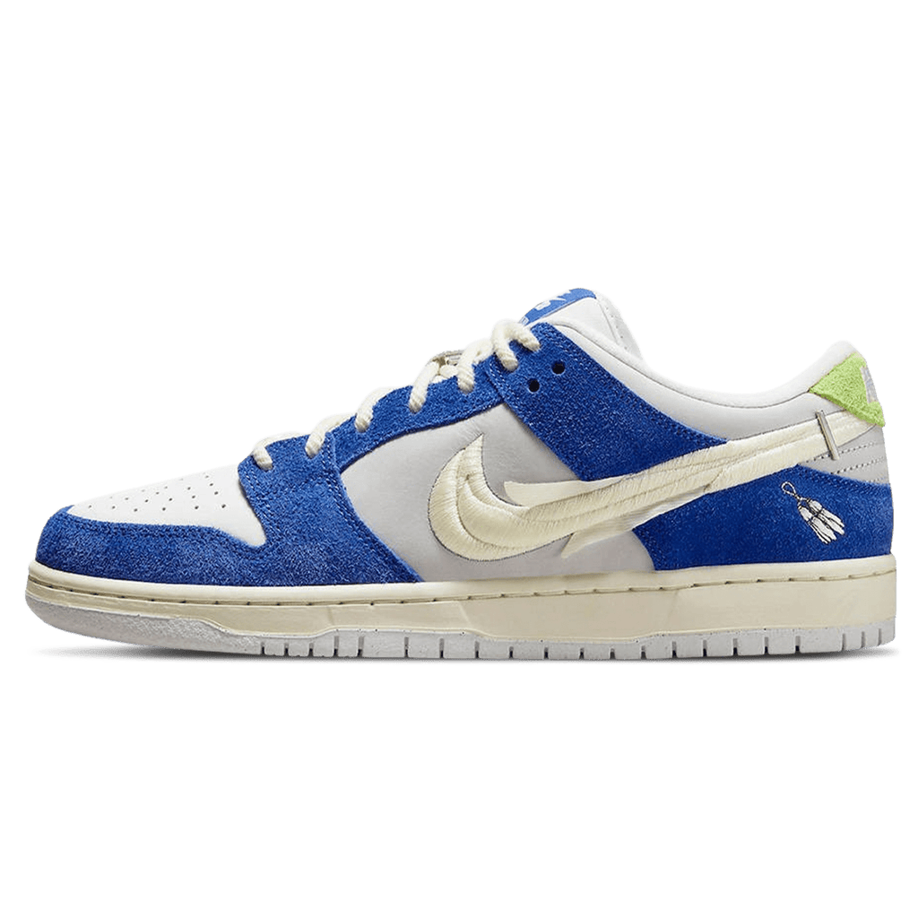 Nike Dunk Low Pro SB x Fly Streetwear — UK 3 | EU 35.5 | US 3.5 — Front View