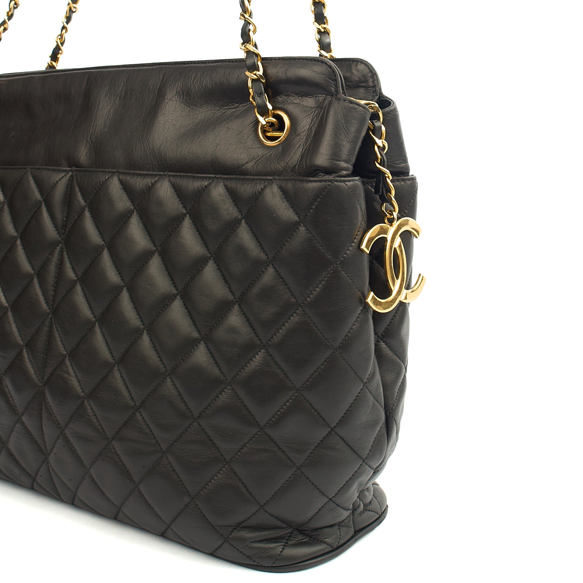 Chanel Tote Vintage Tote in Black, Lambskin Leather — Alternate View 16