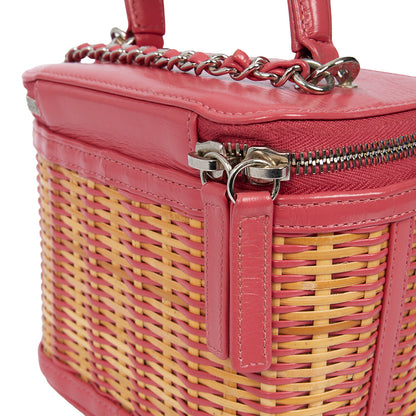 Chanel Vanity - Small in Pink, Leather — Alternate View 39