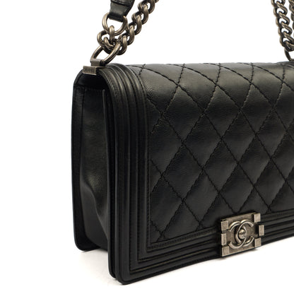 Chanel Shoulder Bag Boy - New Medium in Black, Calfskin Leather — Alternate View 16