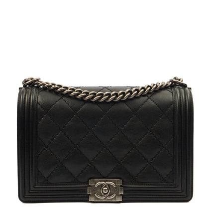 Chanel Shoulder Bag Boy - New Medium in Black, Calfskin Leather — Alternate View 20