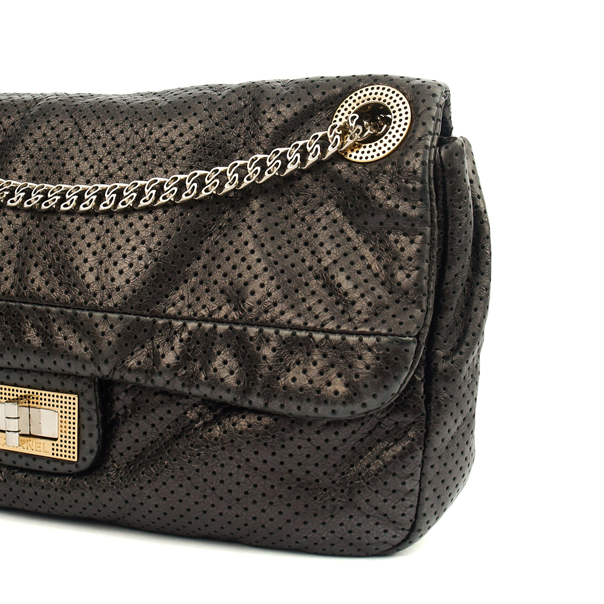 Chanel Shoulder Bag 2.55 Reissue in Black, Calfskin Leather — Alternate View 7
