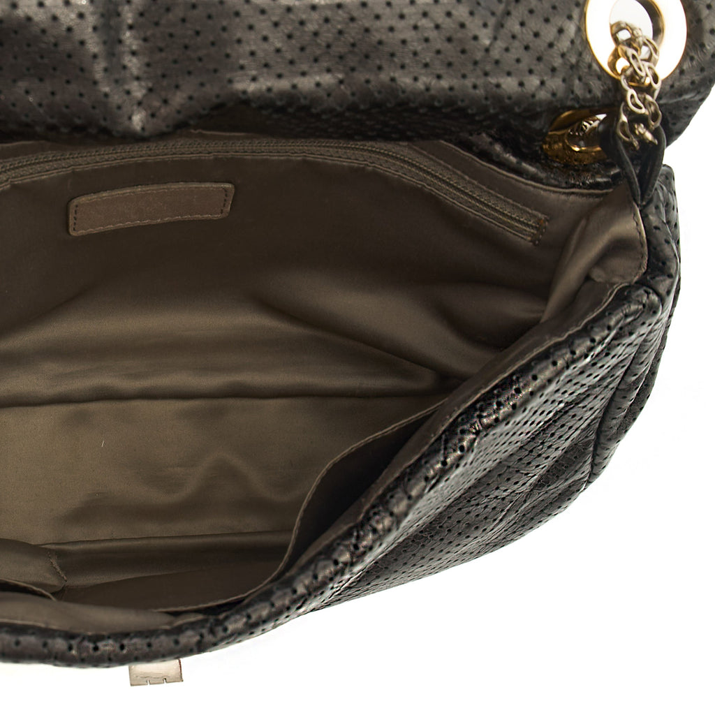 Chanel Shoulder Bag 2.55 Reissue in Black, Calfskin Leather — Alternate View 8
