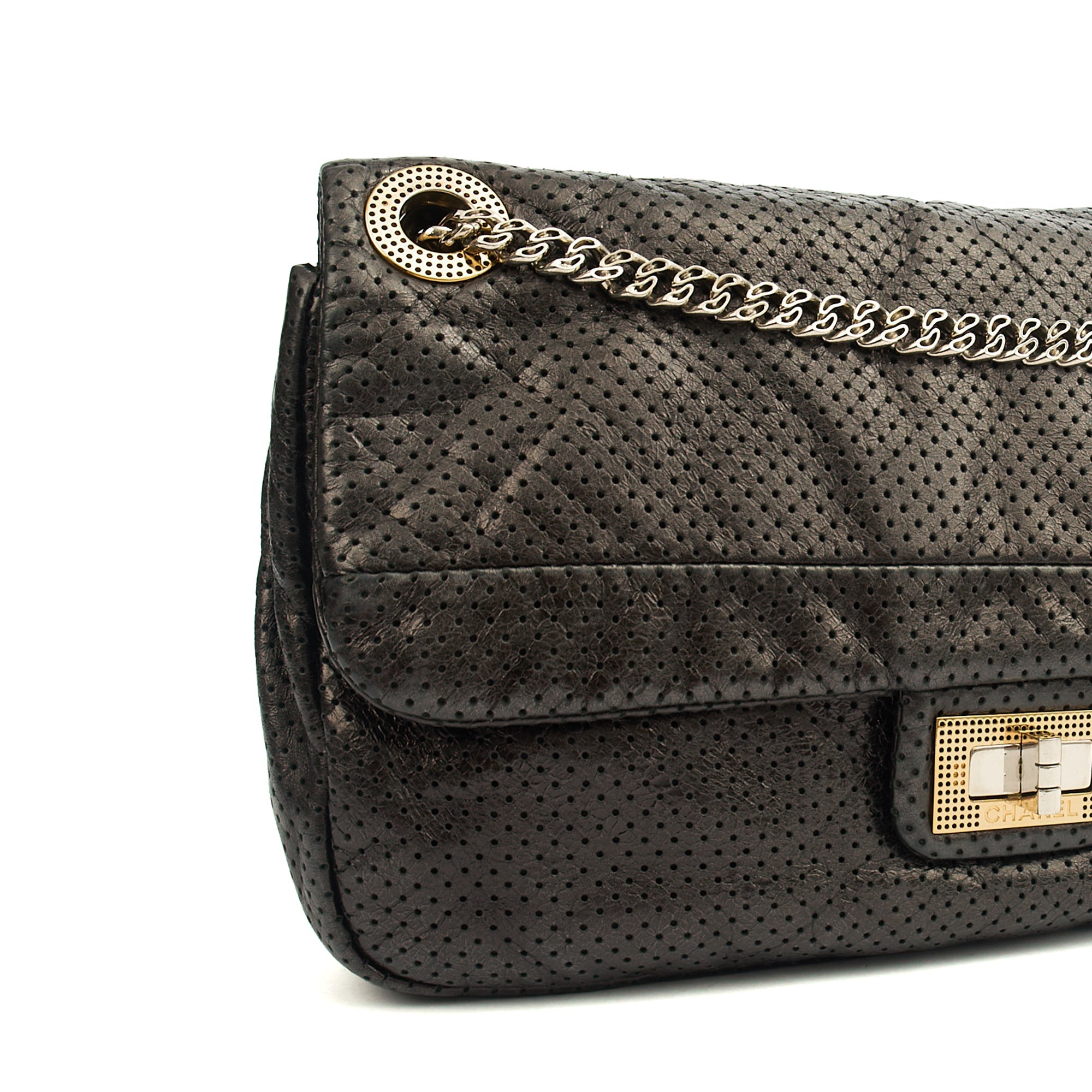 Chanel Shoulder Bag 2.55 Reissue in Black, Calfskin Leather — Detail View