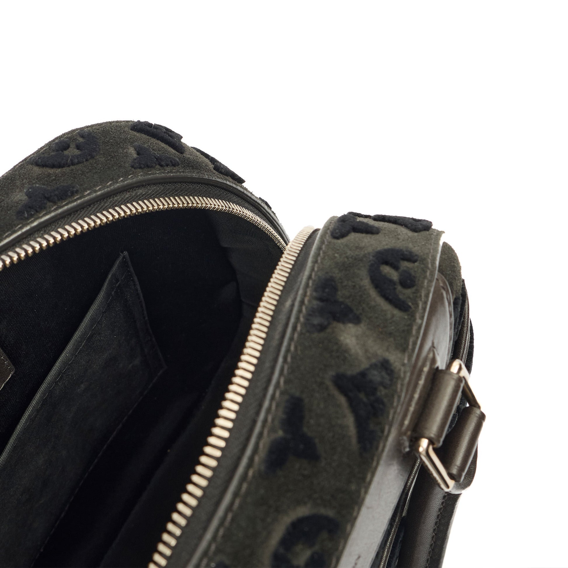 Louis Vuitton Tote Deauville in Black, Canvas — Detail View