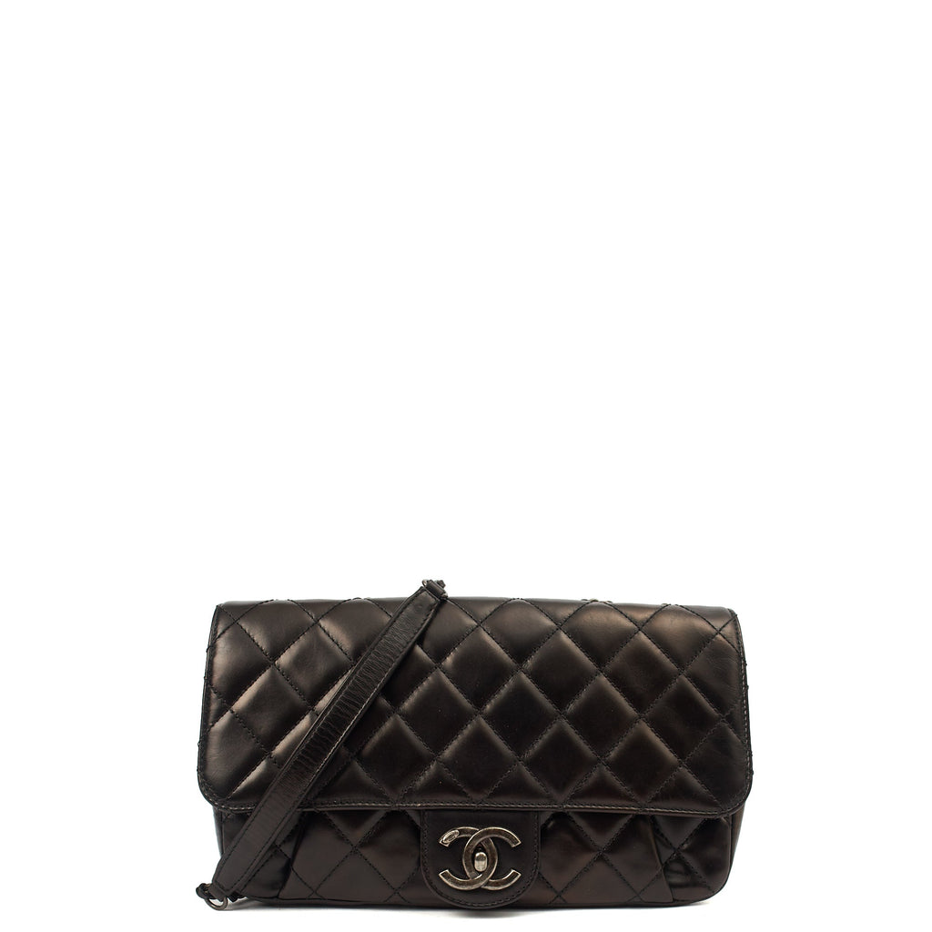 Chanel Shoulder Bag Flap Bag in Black, Glazed Calfskin — Front View