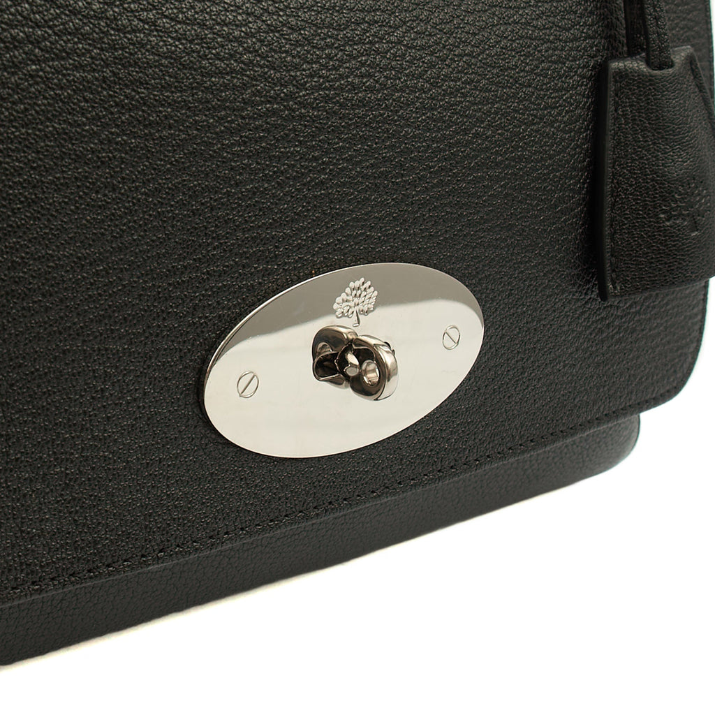 Mulberry Cross Body Lily - Large in Black, Leather — Lifestyle View